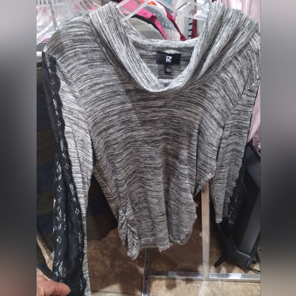 Large izbyer turtle neck